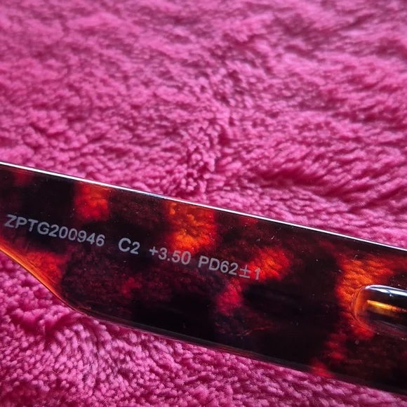 Tortoise Shell Square Reading Glasses - Picture 5 of 7